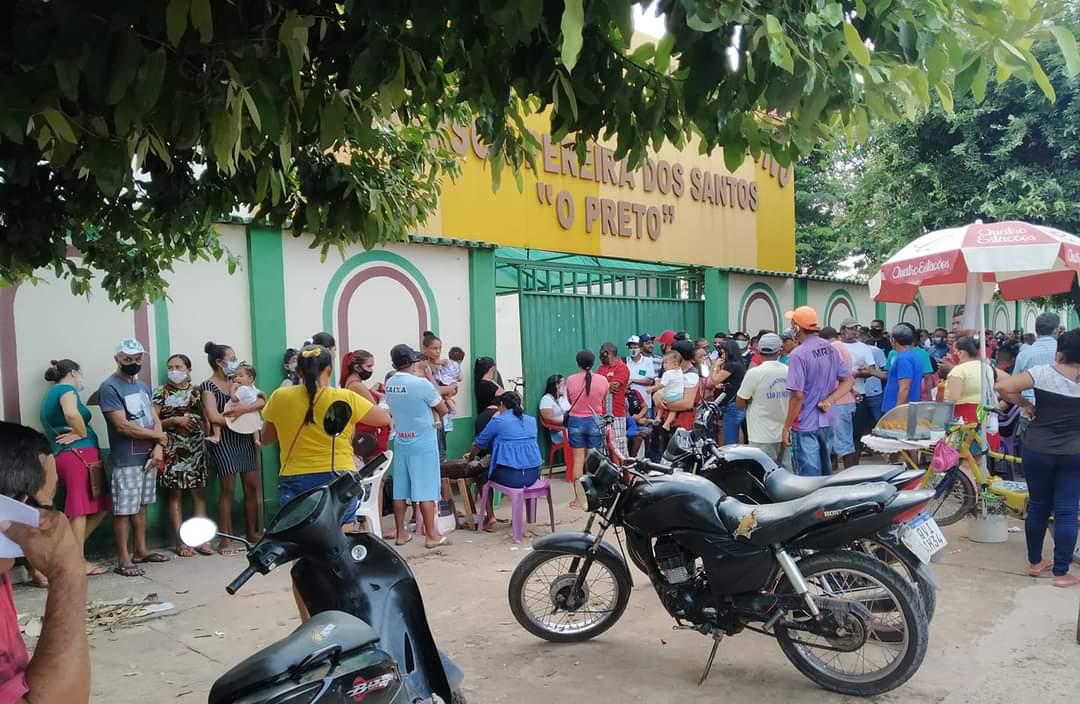 Imoral: Usuários denunciam as vendas de senhas nas filas do auxílio-emergencial em Moju