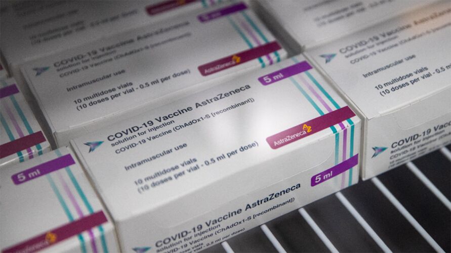 Covid-19: Índia libera exportação de vacinas da Oxford para o Brasil