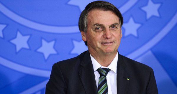 Governo Bolsonaro gasta R$ 15 milhões com leite condensado e R$ 2,2 milhões com chiclete