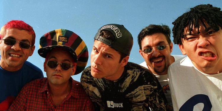 Acidente que matou os integrantes da banda Mamonas Assassinas completa 25 anos