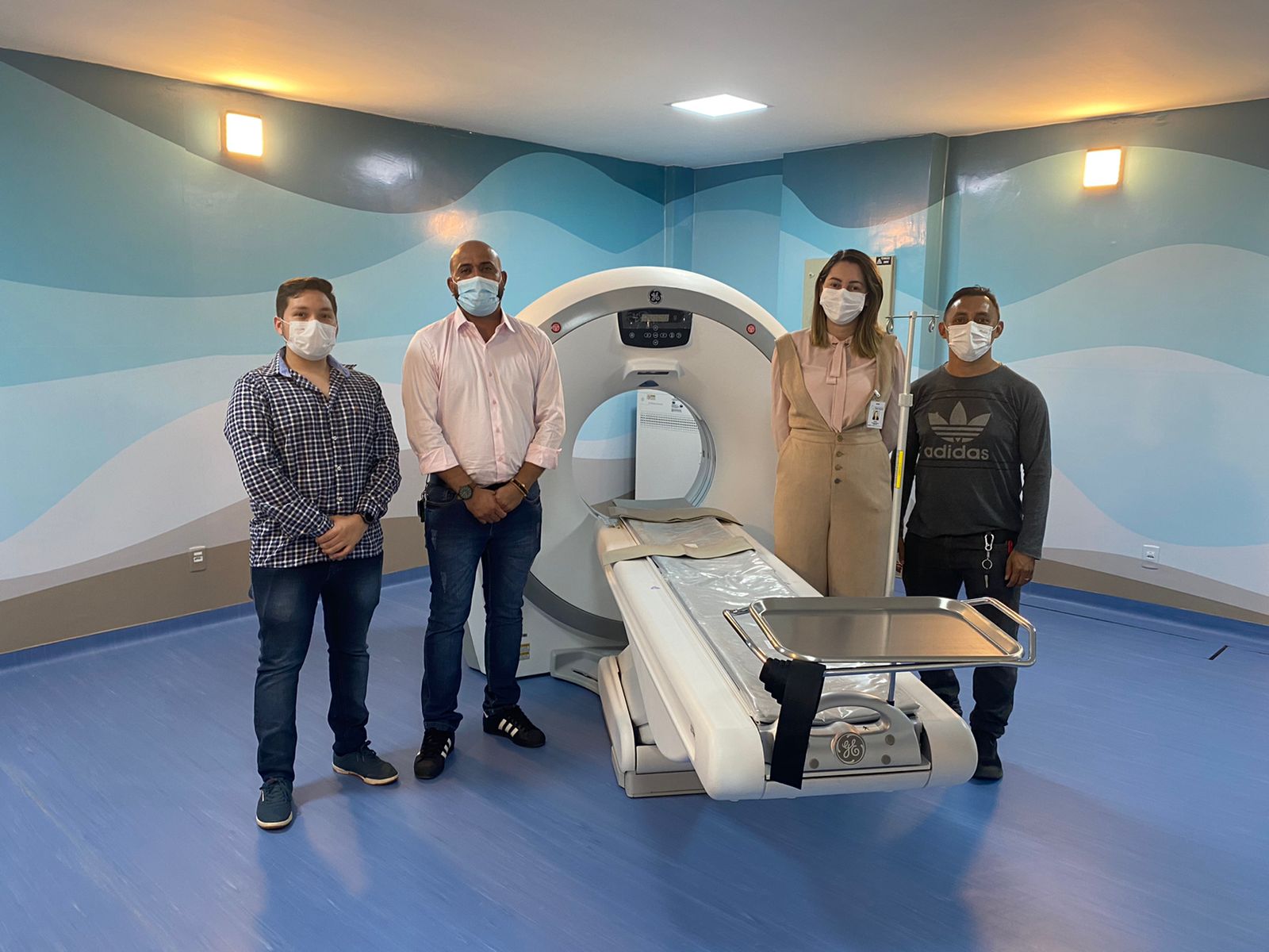 Equipe da Saúde de Moju faz visita técnica à sala de tomografia que vai atender o município e outras cidades da região