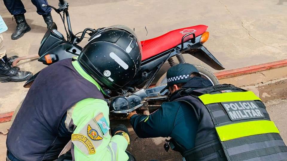 Dirigir veículos sem placa pode render oito anos de prisão, com lei sancionada nesta semana