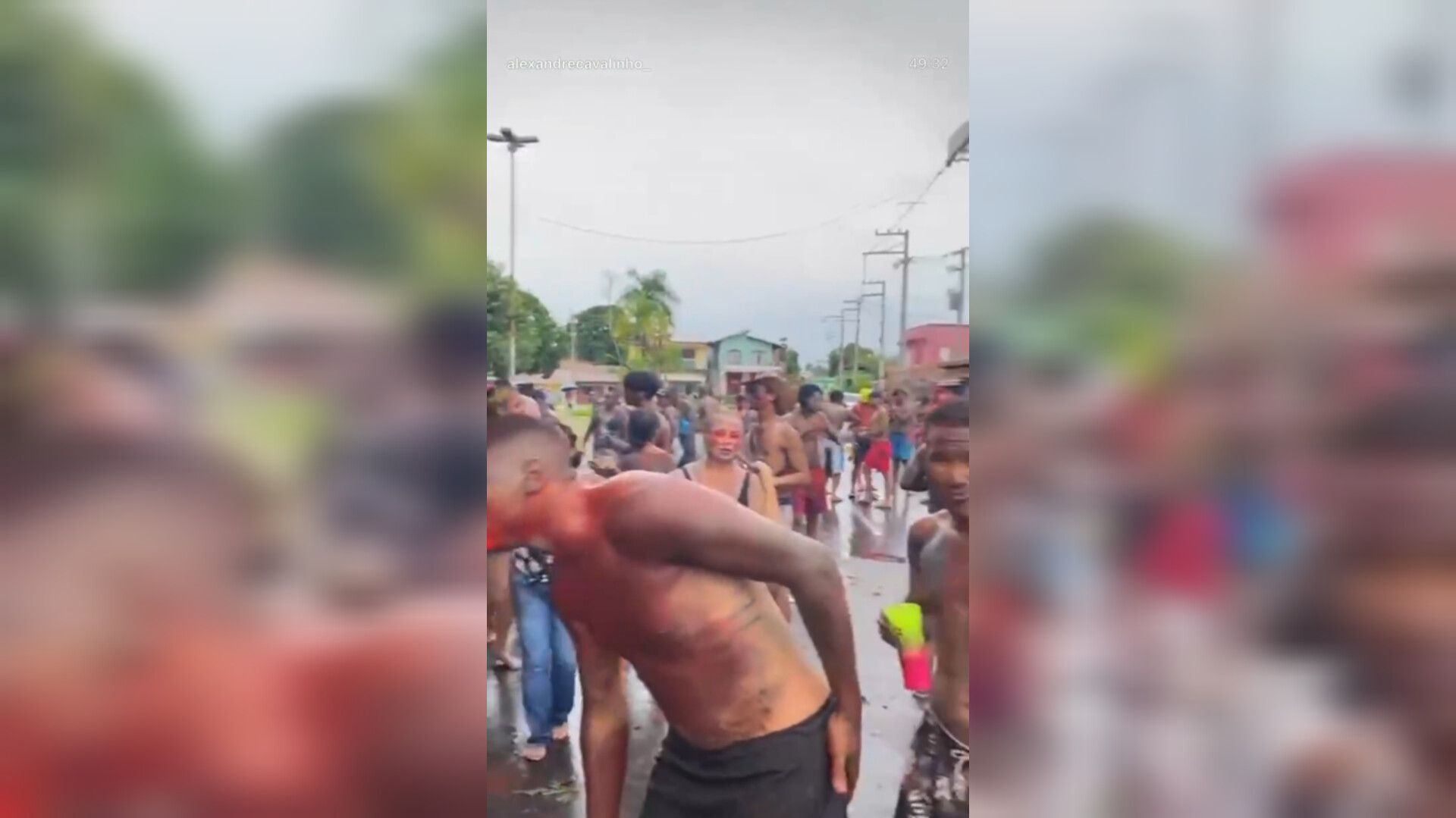 Bloco do Sujo inicia concentração com caipirinha gratuita no Bairro Alto, em Moju