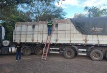 Fiscais apreendem 25 toneladas de açaí e quase 77 mil garrafas de aguardente no Pará