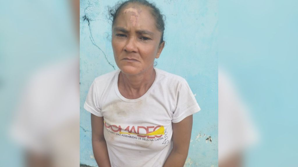 Mulher acusada de matar irmã é presa enquanto recebia orações em Novo Repartimento