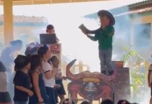 Alunos de Moju recriam a aparelhagem Carabão em projeto cultural na Escola Elinda