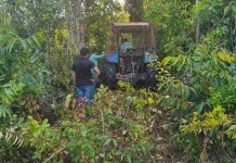 PM recupera trator furtado de empresa do dendê em área de mata em Moju