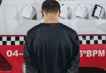 Homem é preso após ameaçar e agredir a própria mãe em Tailândia