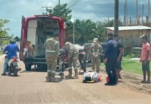Mulher fica ferida após cair de motocicleta em Tailândia