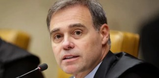 Avião com André Mendonça tem decolagem abortada após falha mecânica