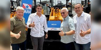 Com apoio de Jader e Helder, Moju recebe patrol para reforçar estradas no inverno amazônico