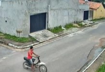 Motociclista morre após bater com veículo contra muro de igreja