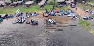 Tour Jet Rio Ubá 2026 reúne dezenas de pilotos e movimenta as águas de Moju