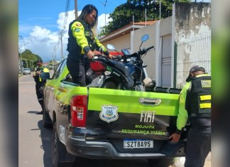 Motociclista é flagrado sem habilitação, com veículo irregular e suspeita de transporte clandestino em Moju