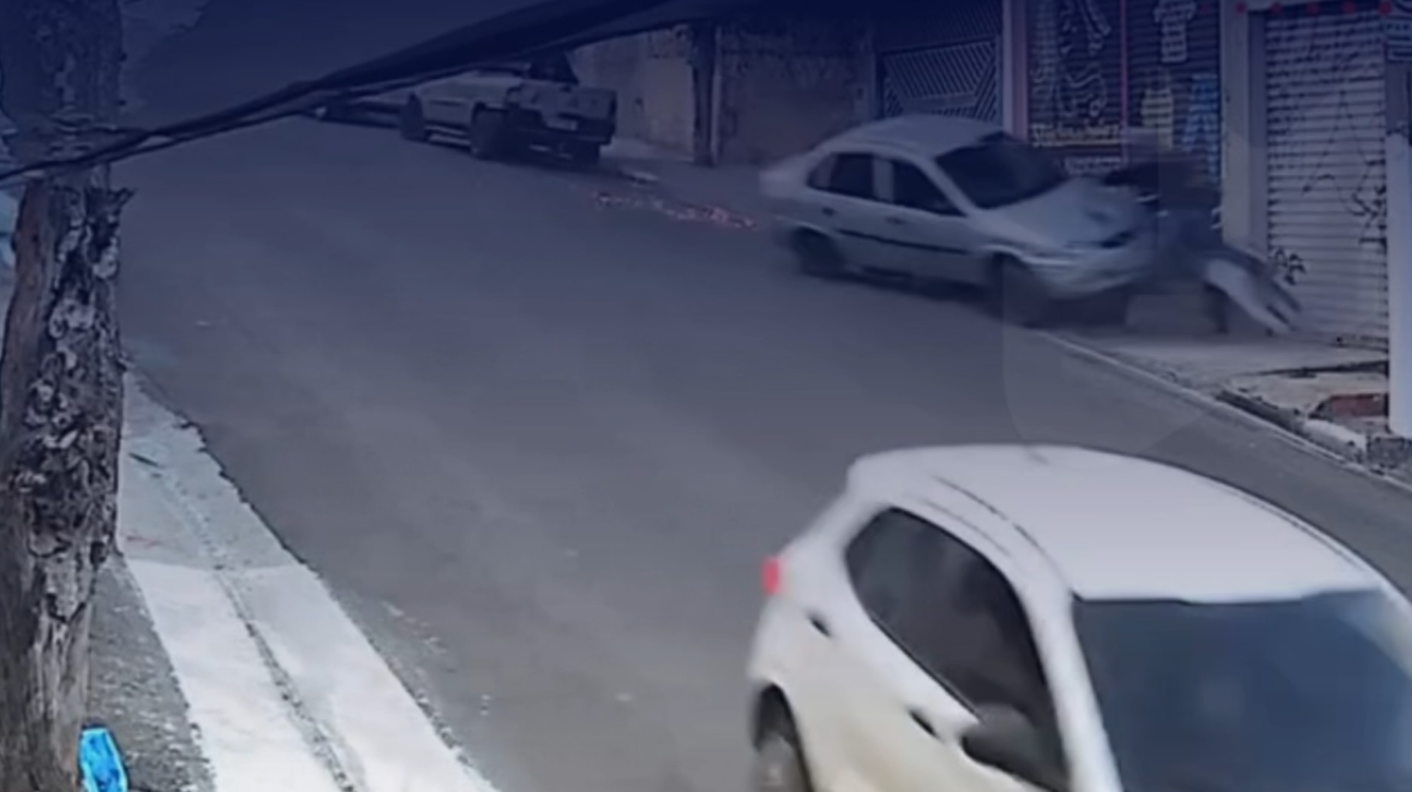Motorista reage a assalto, persegue suspeitos e dupla morre após colisão
