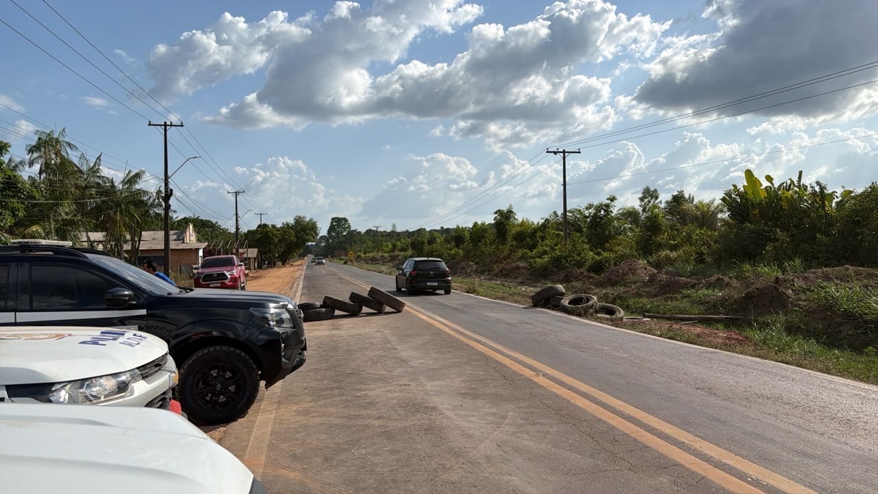 Após horas de protesto, moradores liberam trecho da PA-252 no Ateuazinho, em Moju