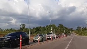 Internautas registram filas gigantes nos pedágios da Alça Viária durante o feriado